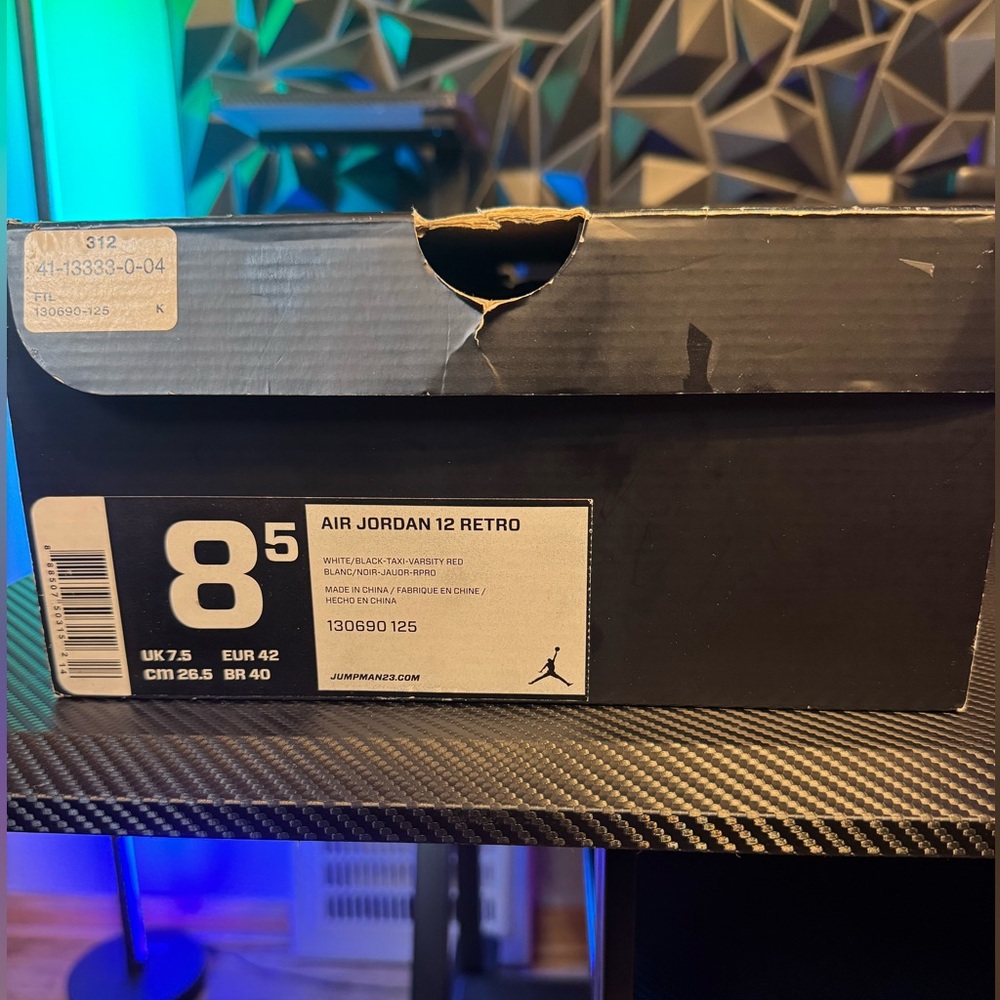 Air Jordan 12 Taxi - Picture 8 of 10